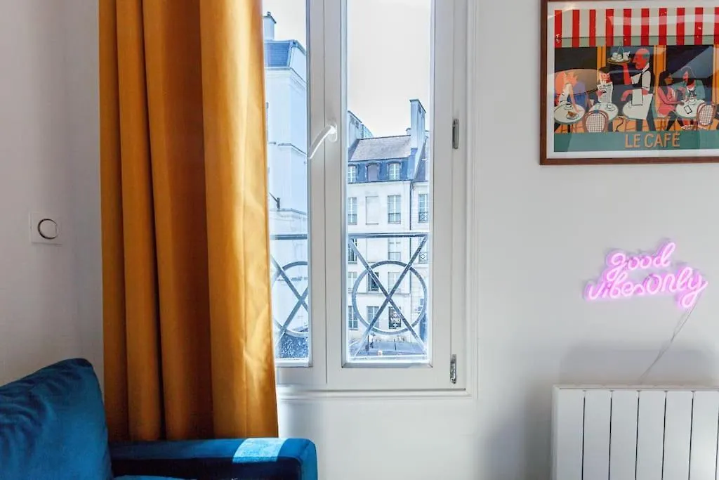 At Place Bastille Near Metro And Maris Modern Comfort In The Heart Of Parisian History 0*, Paris France