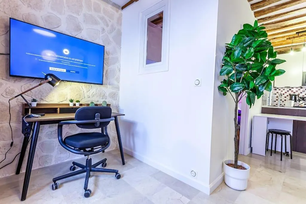 Apartment At Place Bastille Near Metro And Maris Modern Comfort In The Heart Of Parisian History